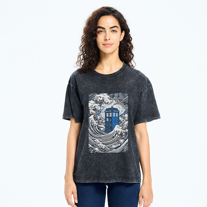 The Great Wave Off Tardis Washed T-Shirt