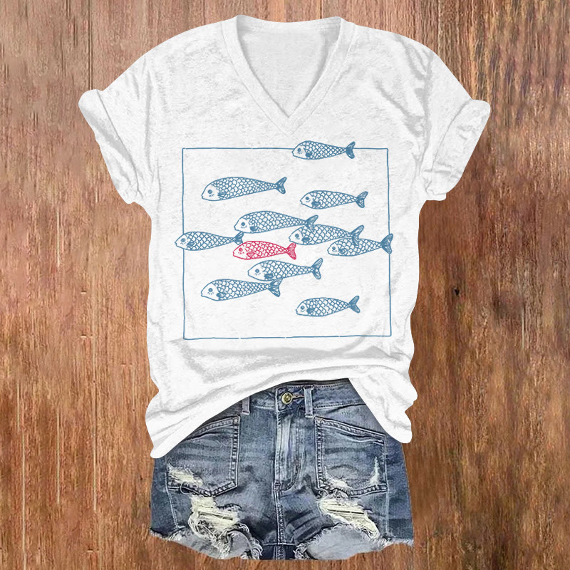 Japanese Contrasting Fish Print V-neck T-shirt