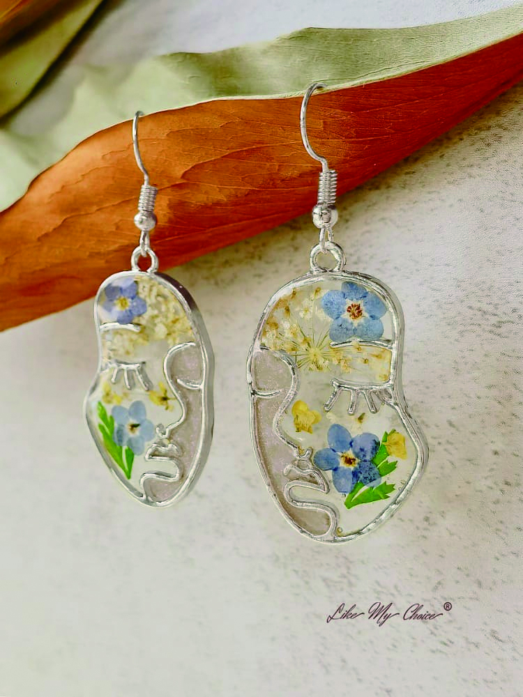 Pressed Flower Earrings - Abstract Face Forget Me Not Flower