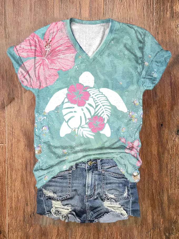 Women's Maui Turtle Hibiscus Print V Neck T-Shirt