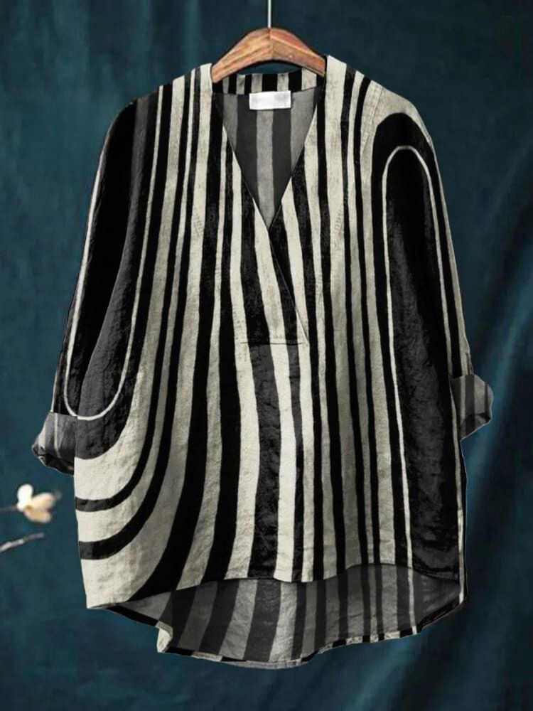Women's Black and White Ripples Print Casual Cotton And Linen V-neck Shirt