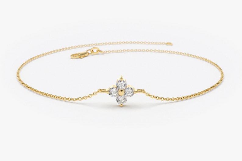 Clover Bracelet by Ferkos Fine Jewelry / Layering Bracelet / Birthday Gift Sale