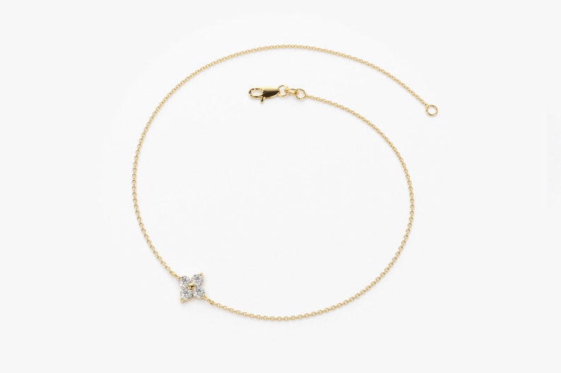 Clover Bracelet by Ferkos Fine Jewelry / Layering Bracelet / Birthday Gift Sale