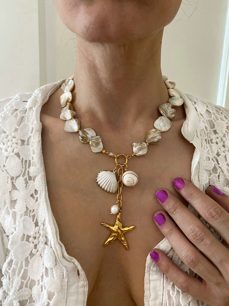 Oversized Shell & Clam Necklace – a boho bridal piece with natural clam charms