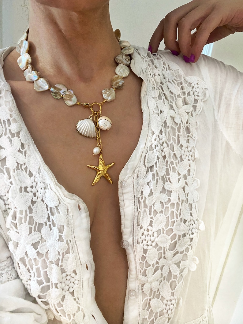Oversized Shell & Clam Necklace – a boho bridal piece with natural clam charms