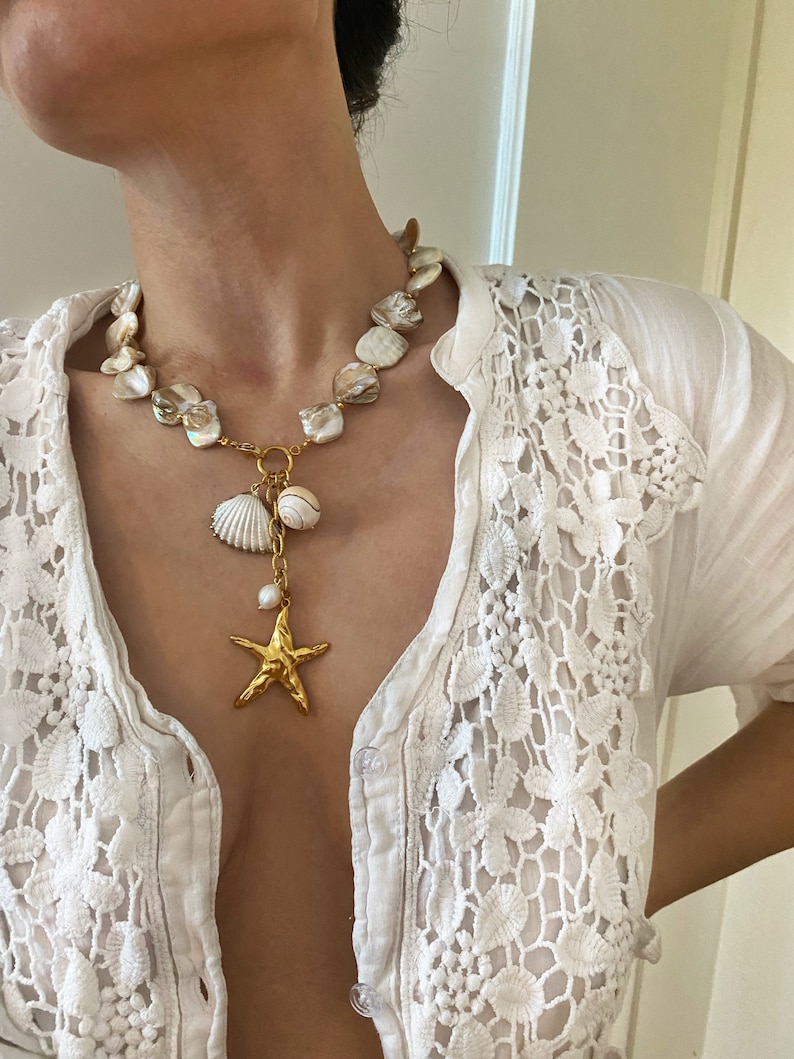Oversized Shell & Clam Necklace – a boho bridal piece with natural clam charms
