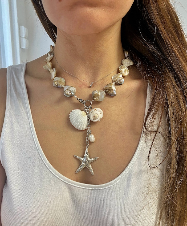 Oversized Shell & Clam Necklace – a boho bridal piece with natural clam charms