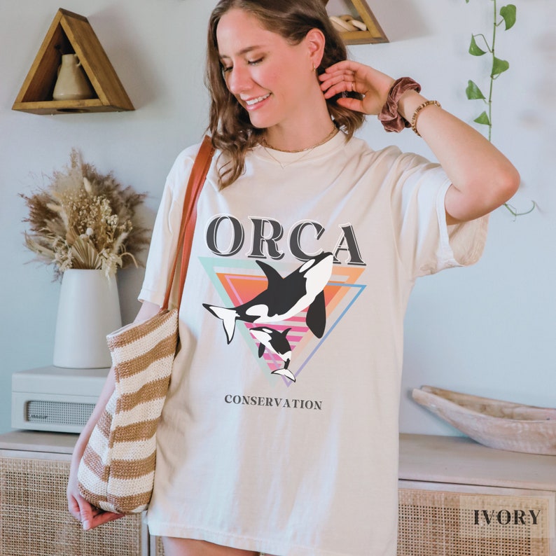 Retro 90s Orca T-Shirt | Ocean/Sealife/Nature/Wildlife Conservation Tee Shirt | Gift For Killer Whale/Dolphin Lover | PNW Oversized Pullover