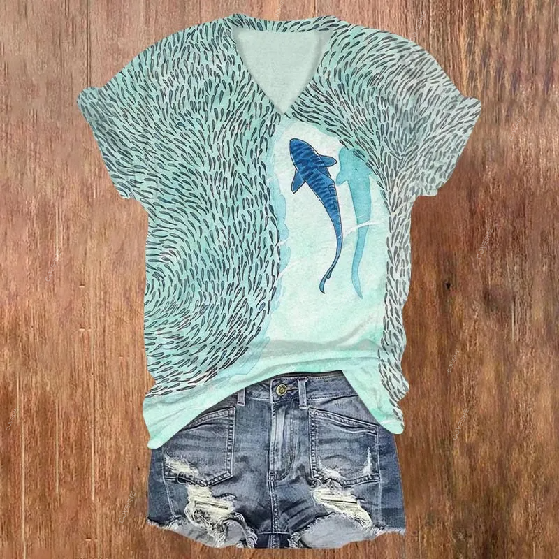 Shark Swimming Among Fishes Print Casual V-neck T-shirt