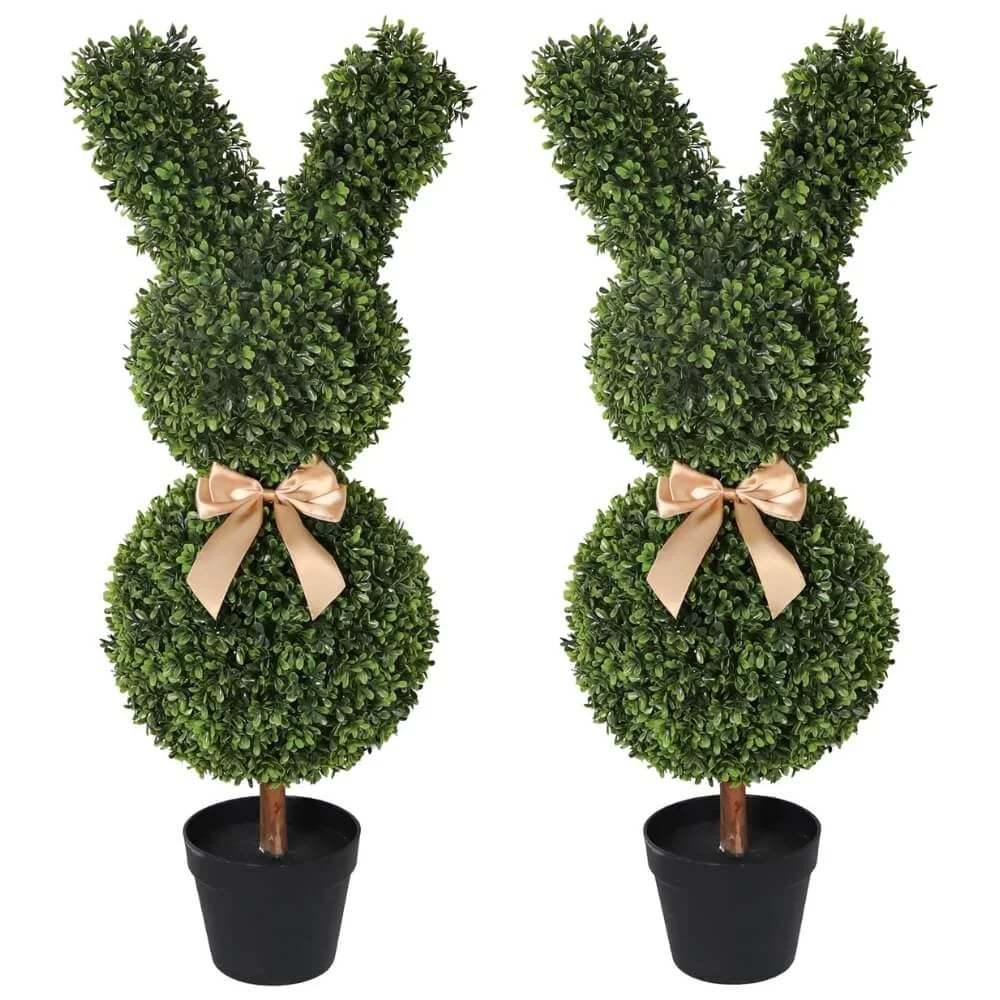 🌳Gardener Hand-Cuts Rabbit-Shaped Vegetation