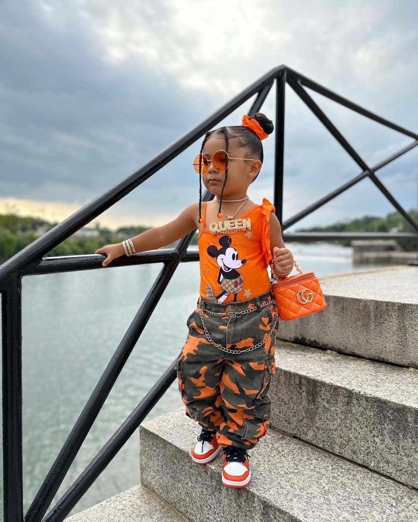 Tennis Chain Crown 2 to 6 Drip Letters Pendant Custom Gold Plated Initial Necklace (Queen and Paris's same necklace)