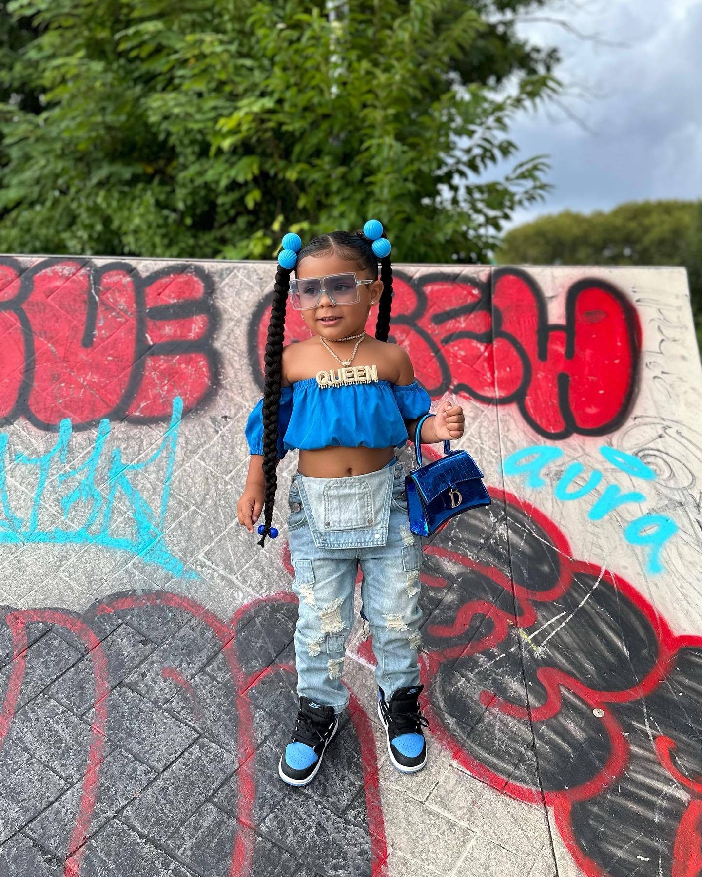 Tennis Chain Crown 2 to 6 Drip Letters Pendant Custom Gold Plated Initial Necklace (Queen and Paris's same necklace)