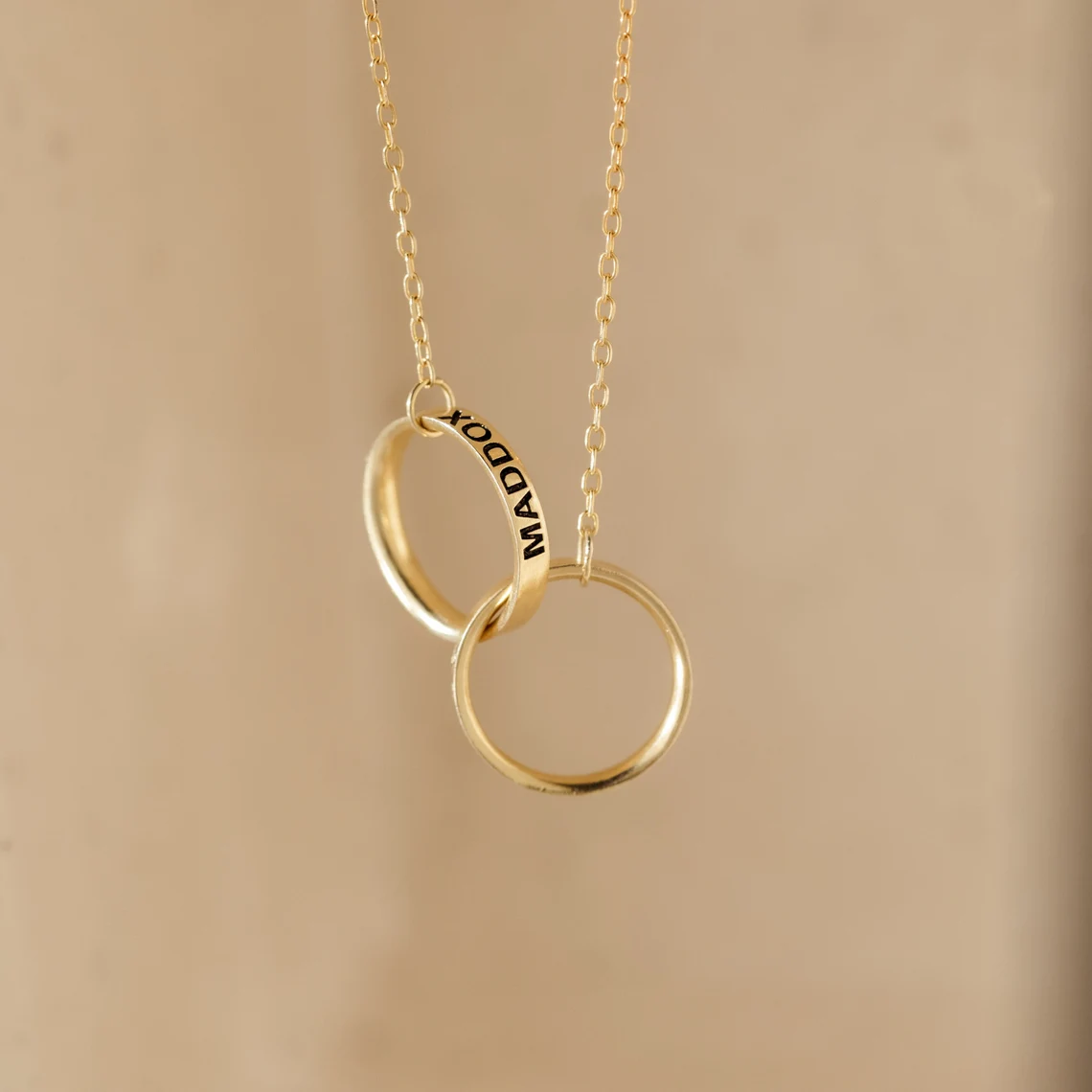 Personalized Engraved Interlocking Circles Name Necklace Couple Gift