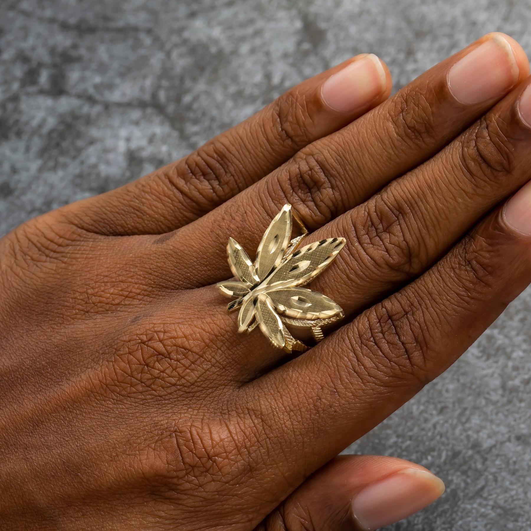 GOLD CANNABIS LEAF RING
