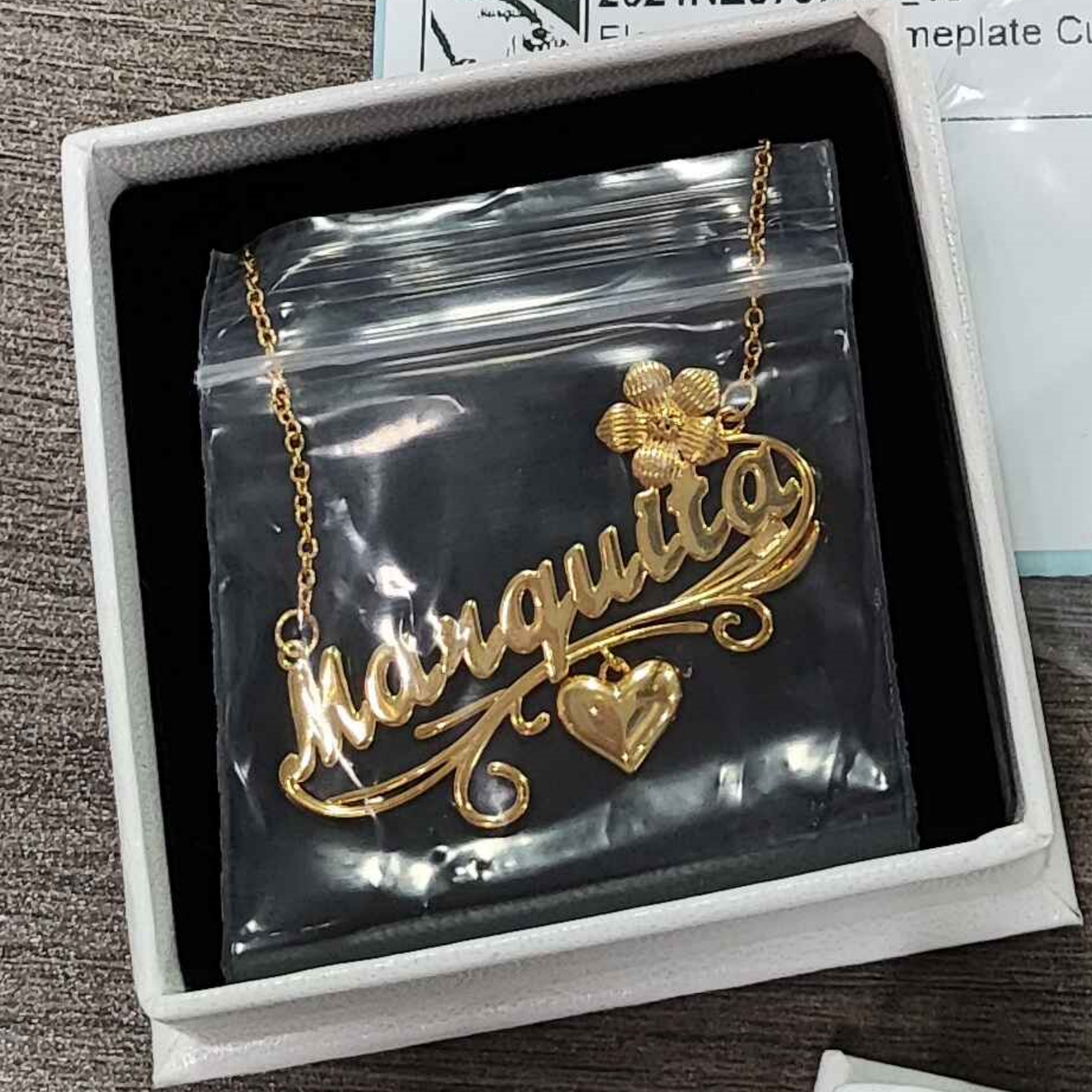 Flower Heart Nameplate Custom Name Necklace