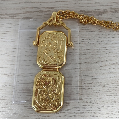 Gold Plated Antique Locket Necklace with Photos Inside