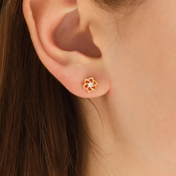 Gold Plated Flower Earrings Stud Earrings with Diamond