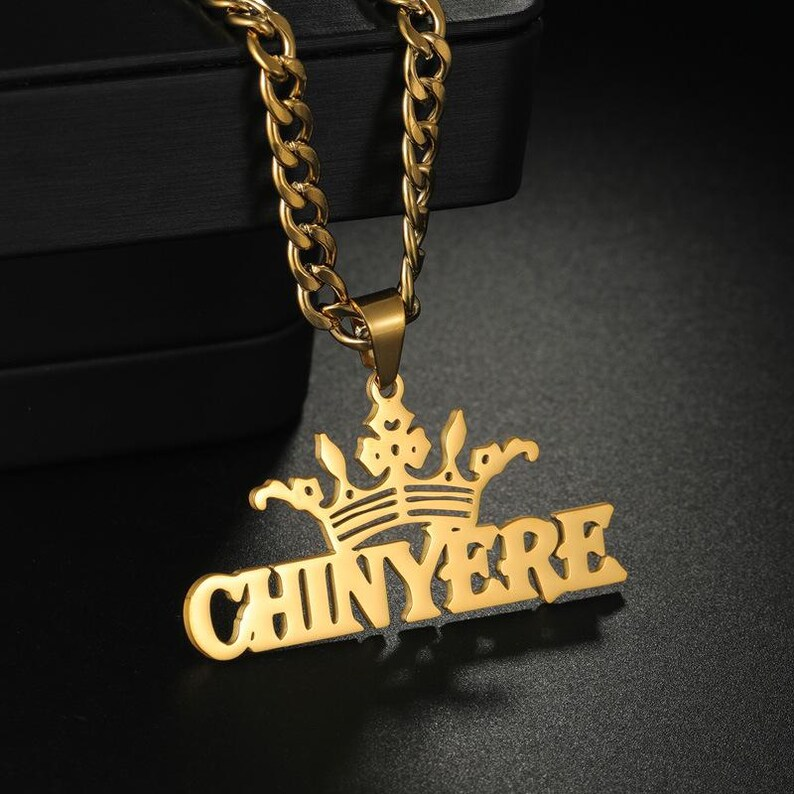 Custom Crown Nameplate Pendant Name Necklace