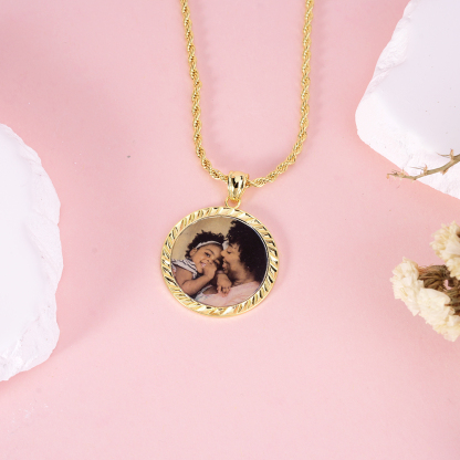 Nugget Style Circle Pendant Photo Necklace