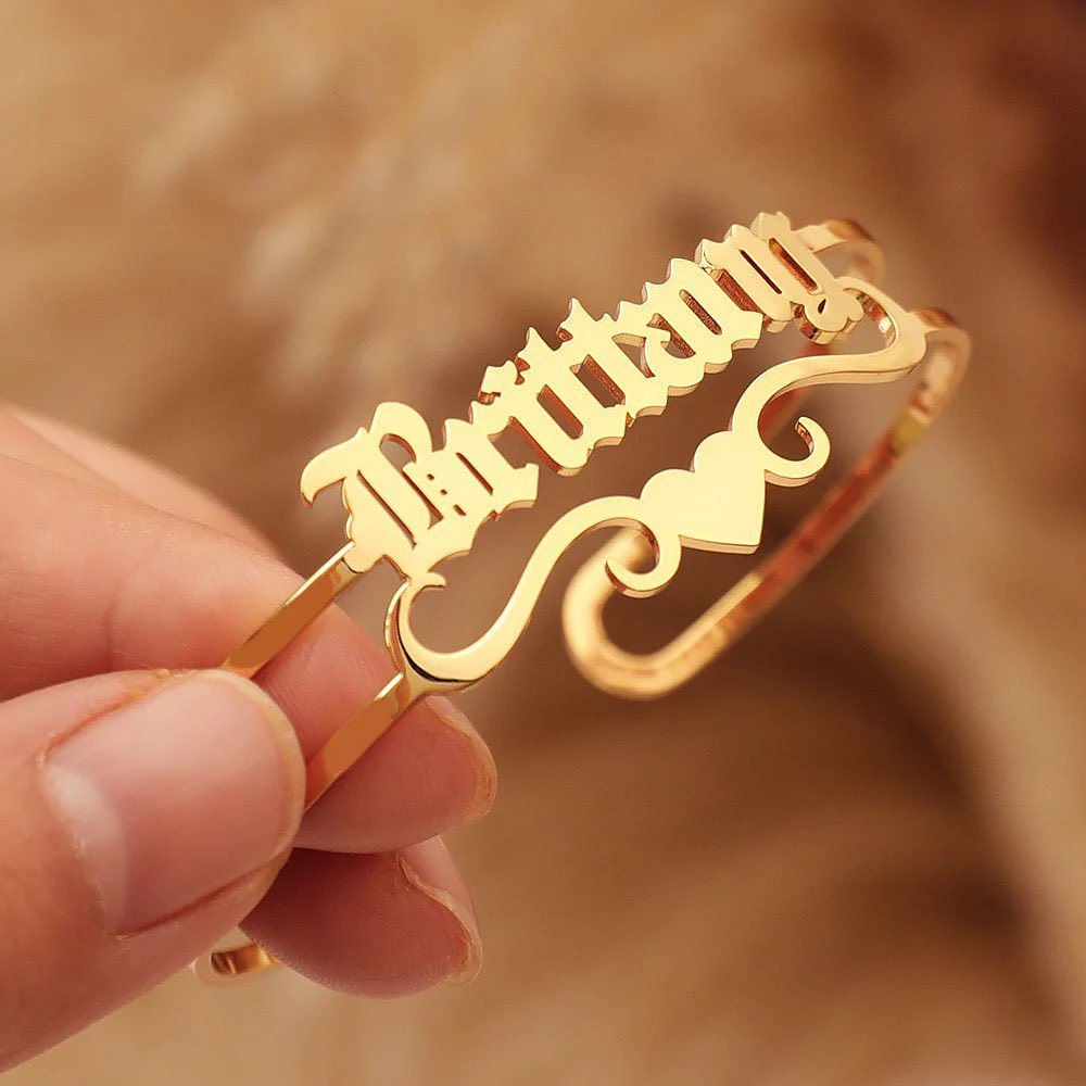 Personalized Old English Heart Name Bracelet