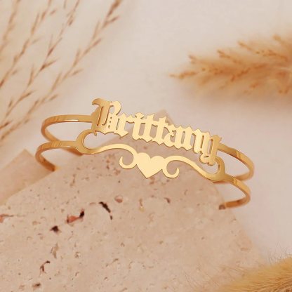 Personalized Old English Heart Name Bracelet