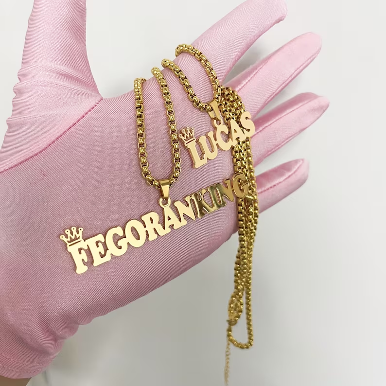 Box Chain Crown Nameplate Pendant Custom Name Necklace