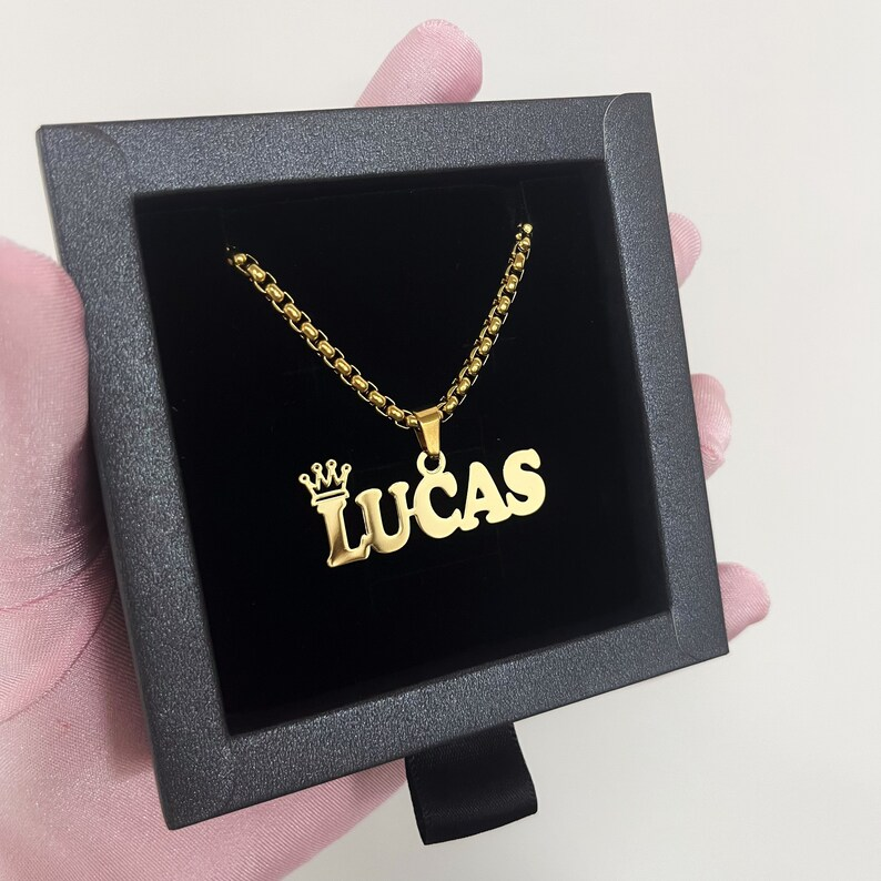 Box Chain Crown Nameplate Pendant Custom Name Necklace