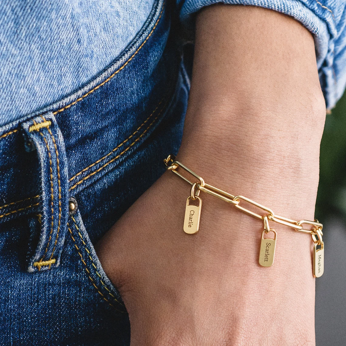 Personalized Link Chain Engraved Bracelet with Heart Charms