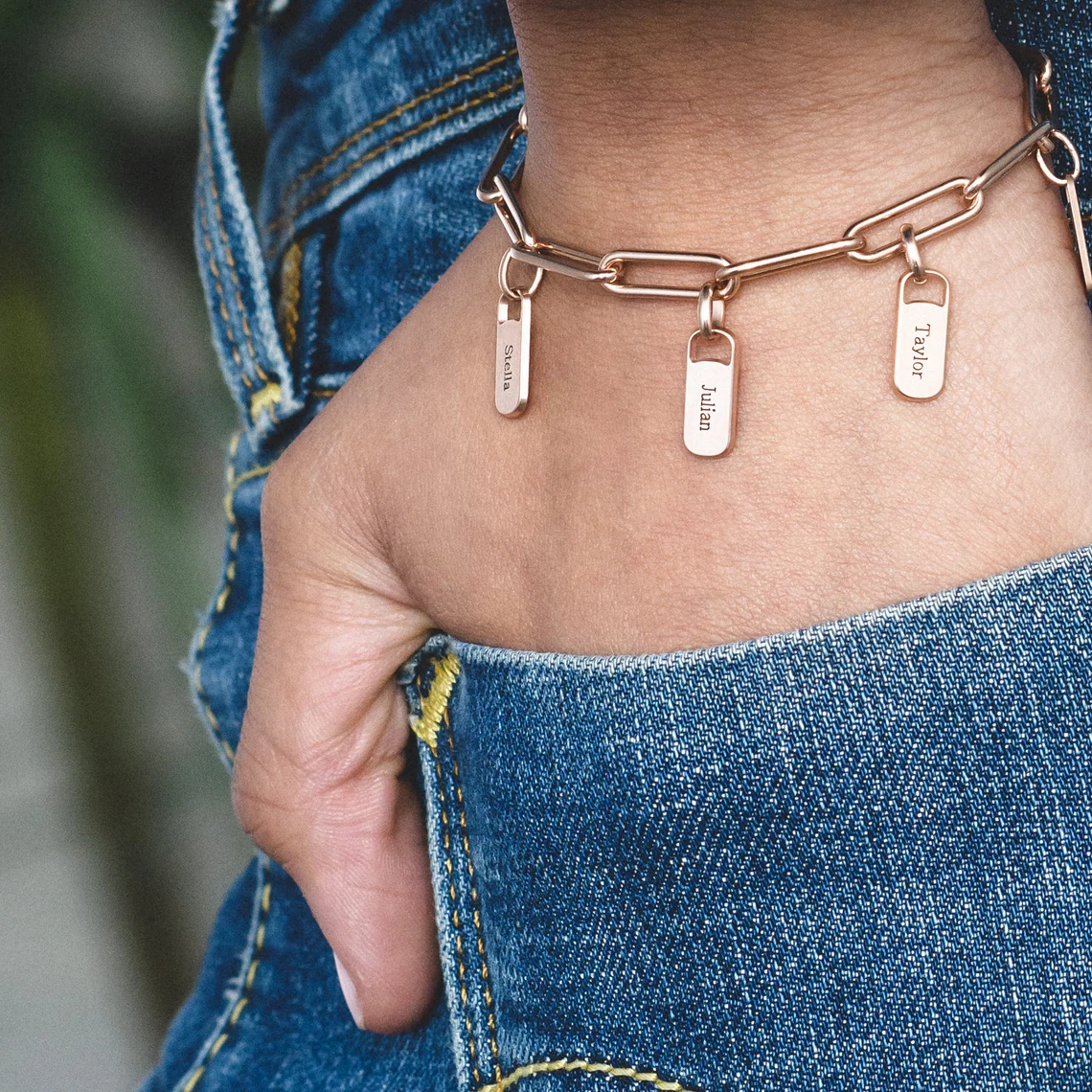 Personalized Link Chain Engraved Bracelet with Heart Charms