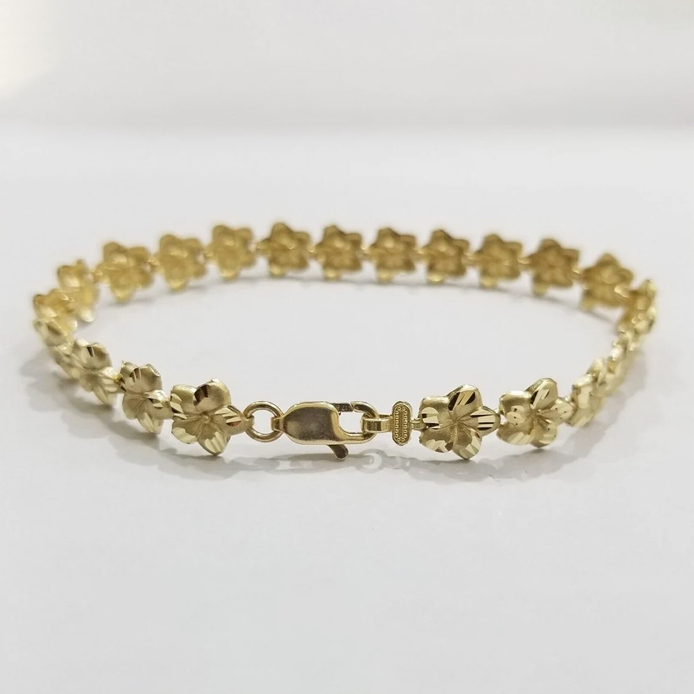 Gold Plated Nugget Flower Shaped Pendant Bracelet