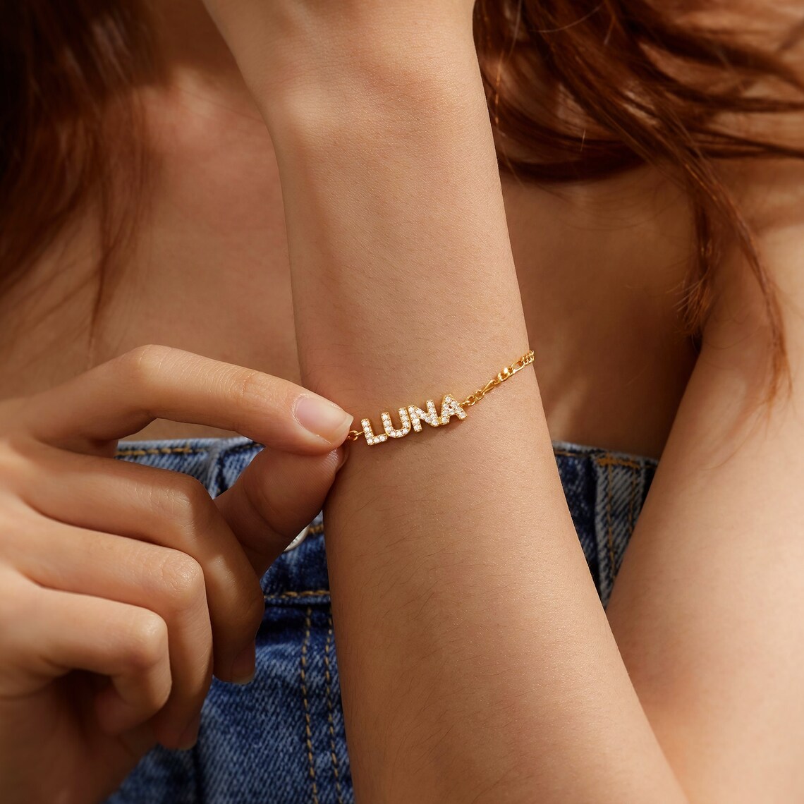 Dainty Zircon Nameplated Gold Plated Figaro Chain Personalized Custom Name Bracelet
