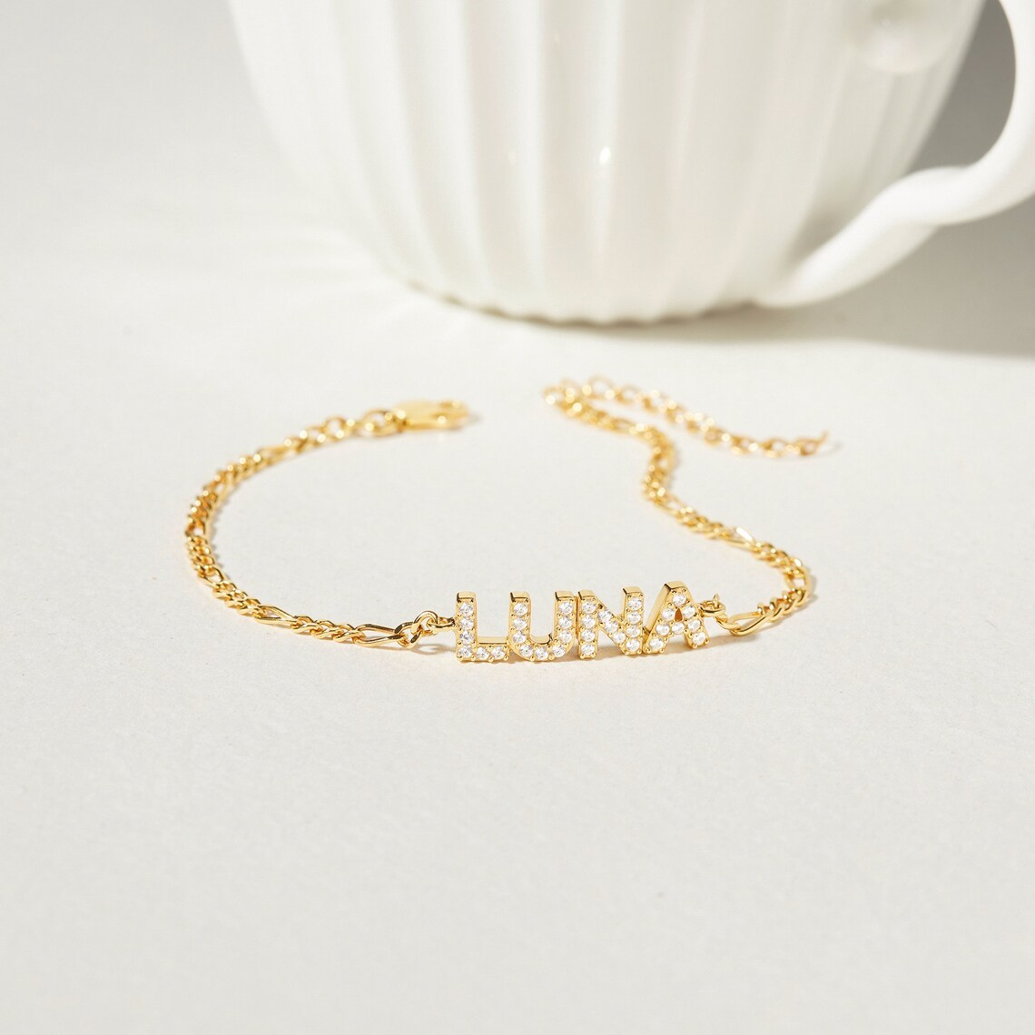 Dainty Zircon Nameplated Gold Plated Figaro Chain Personalized Custom Name Bracelet