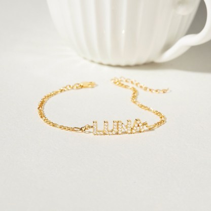 Dainty Zircon Nameplated Gold Plated Figaro Chain Personalized Custom Name Bracelet