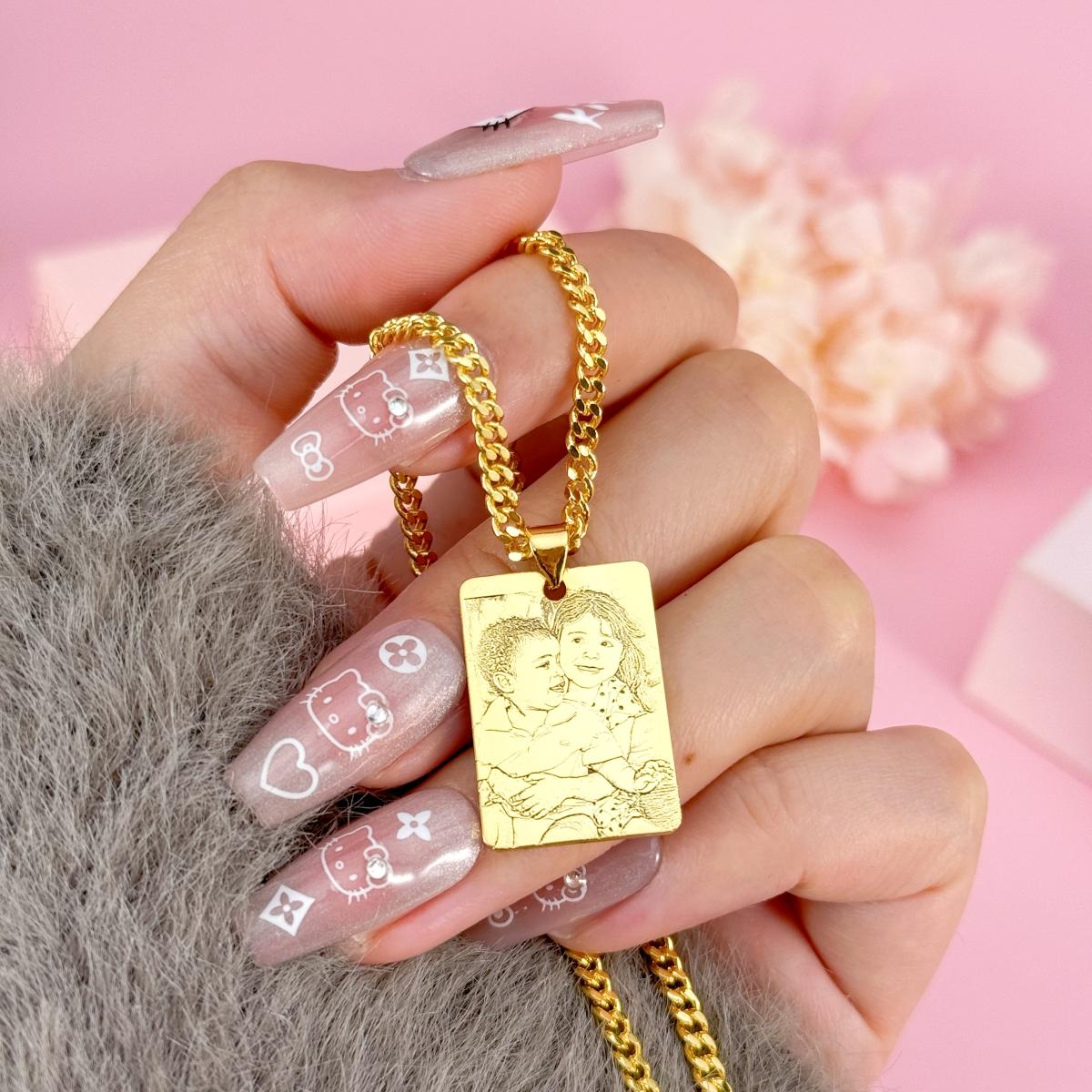 Picture Portrait Pendant Personalized Gold Plated Engraved Photo Necklace