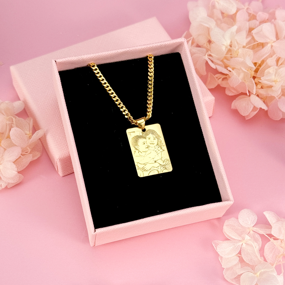 Picture Portrait Pendant Personalized Gold Plated Engraved Photo Necklace