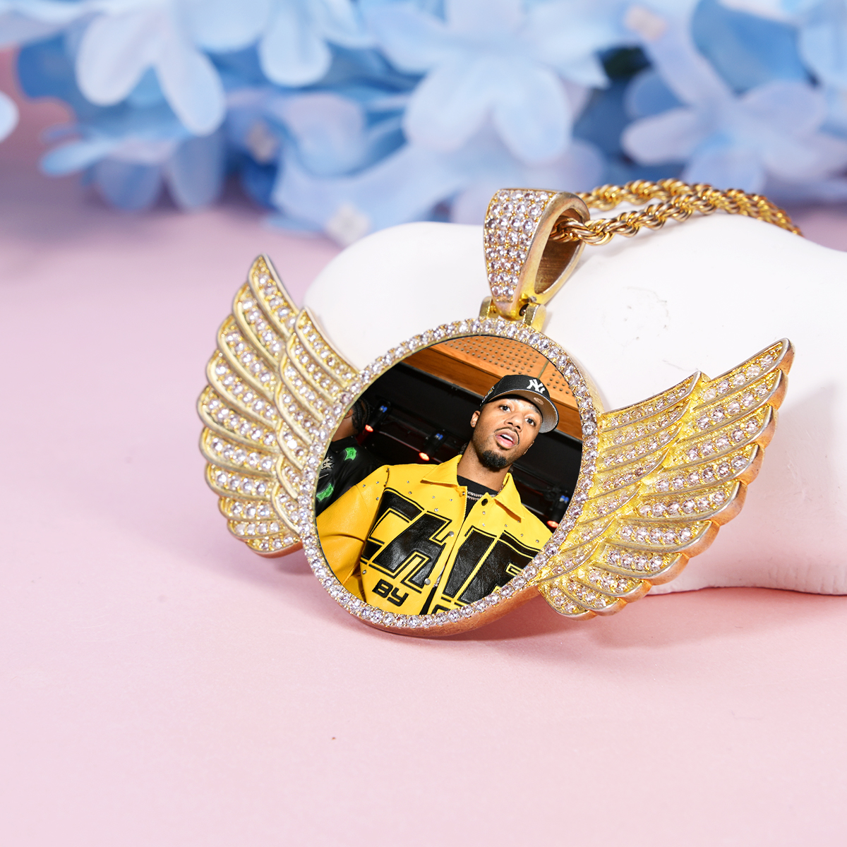 Angel Wings Round Pendant Customized Gold Plated Photo Necklace