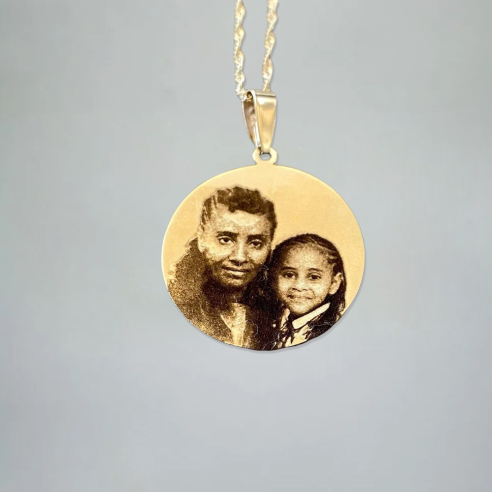 Portrait Necklace Custom Gold Plated Necklace With Picture Inside