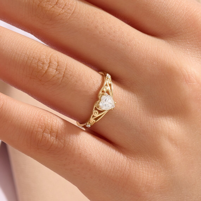 Love Heart Crystal Filigree Engraved Ring Promist Engagement Ring
