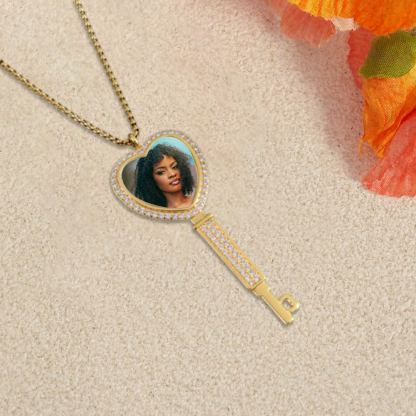 Personalized Kep Shaped Photo Necklace