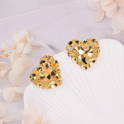 Golden Heart Nugget Stud Earrings 