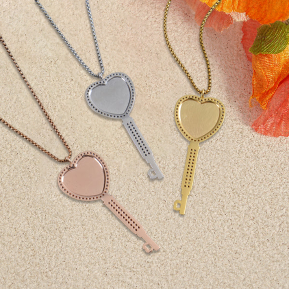 Personalized Kep Shaped Photo Necklace