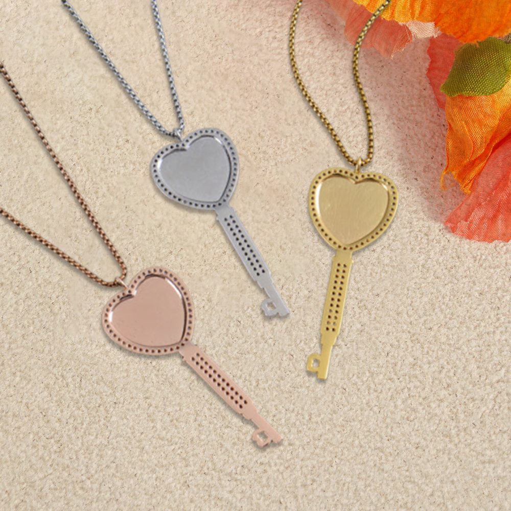 Personalized Kep Shaped Photo Necklace