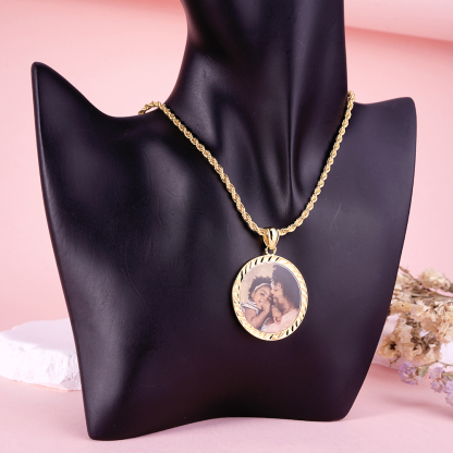 Nugget Style Circle Pendant Photo Necklace