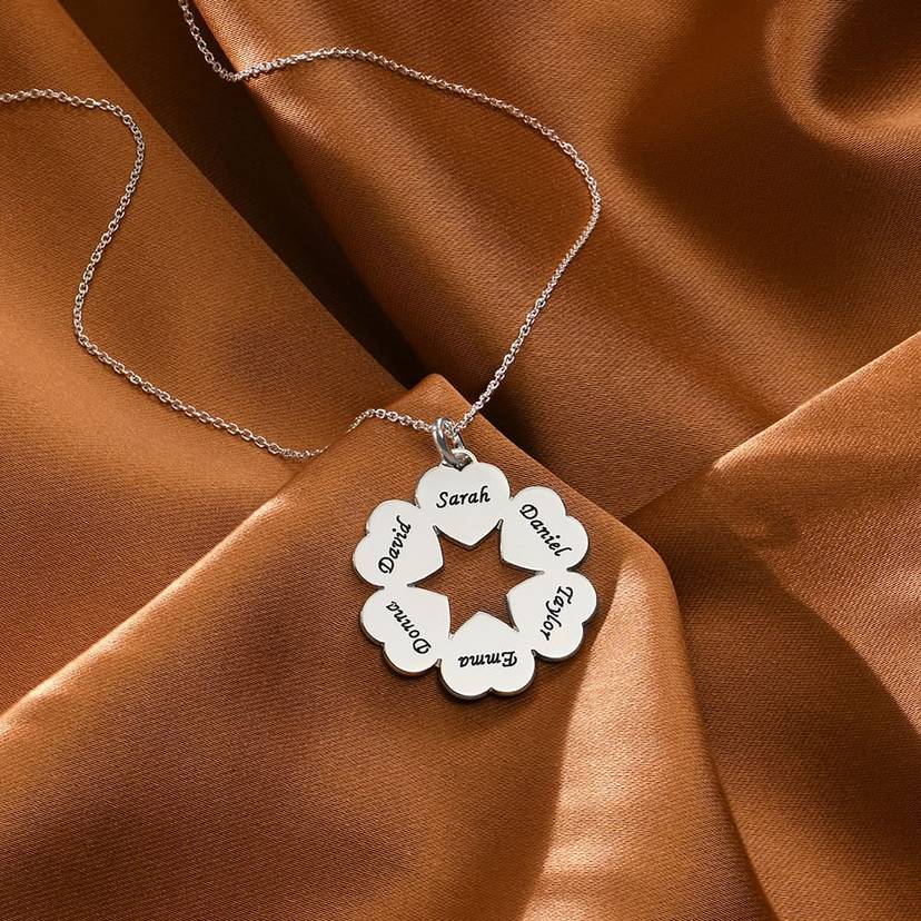 Personalized 1-6 Leaf Clover Name Necklace