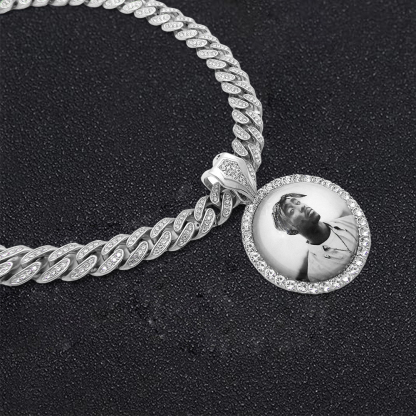 Iced Out Circle Pendant Necklace With Picture Inside