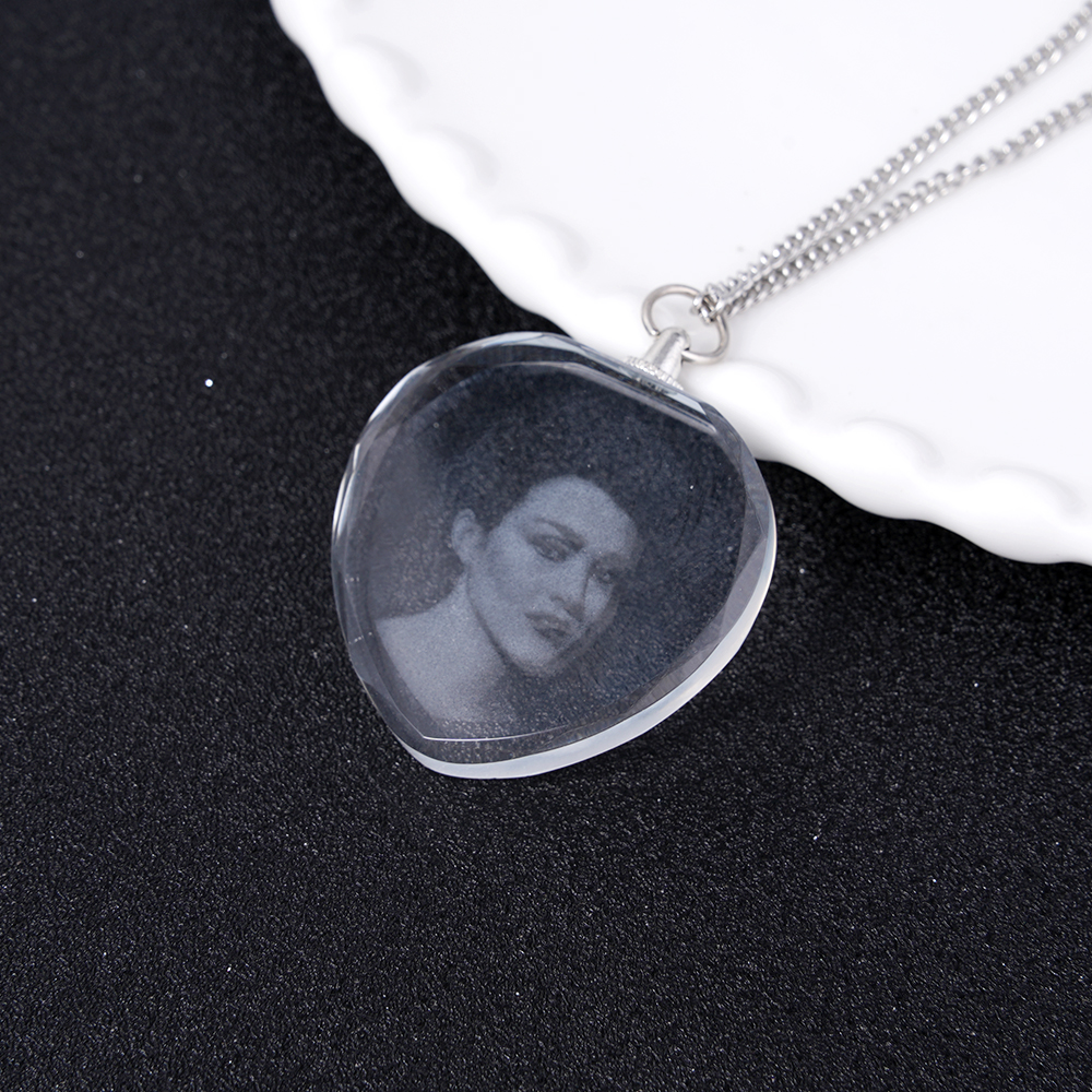 3D Crystal Photo Necklace Personalized Memorial Necklace With Picture Inside 