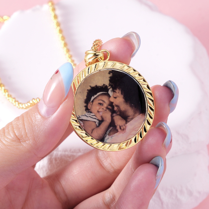 Nugget Style Circle Pendant Photo Necklace