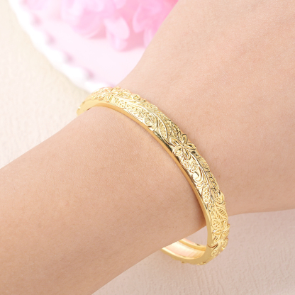 3D Diamond Cut Plumeria Flower Design Nugget Style Gold Plated Bangle Bracelet