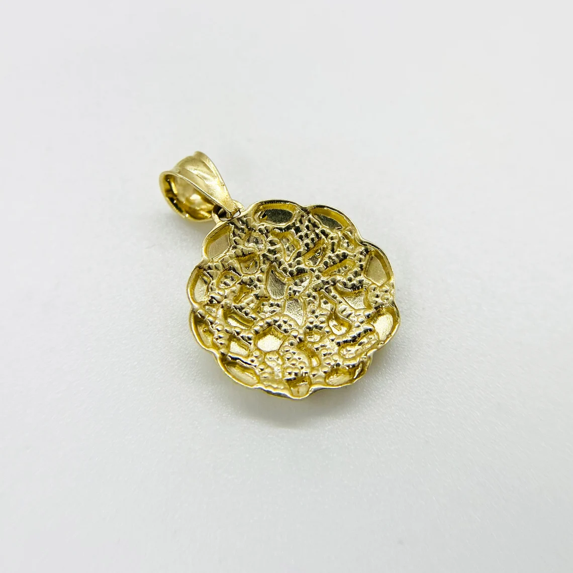 Gold Plated Nugget Circle Round Pendant Classic Style Necklace