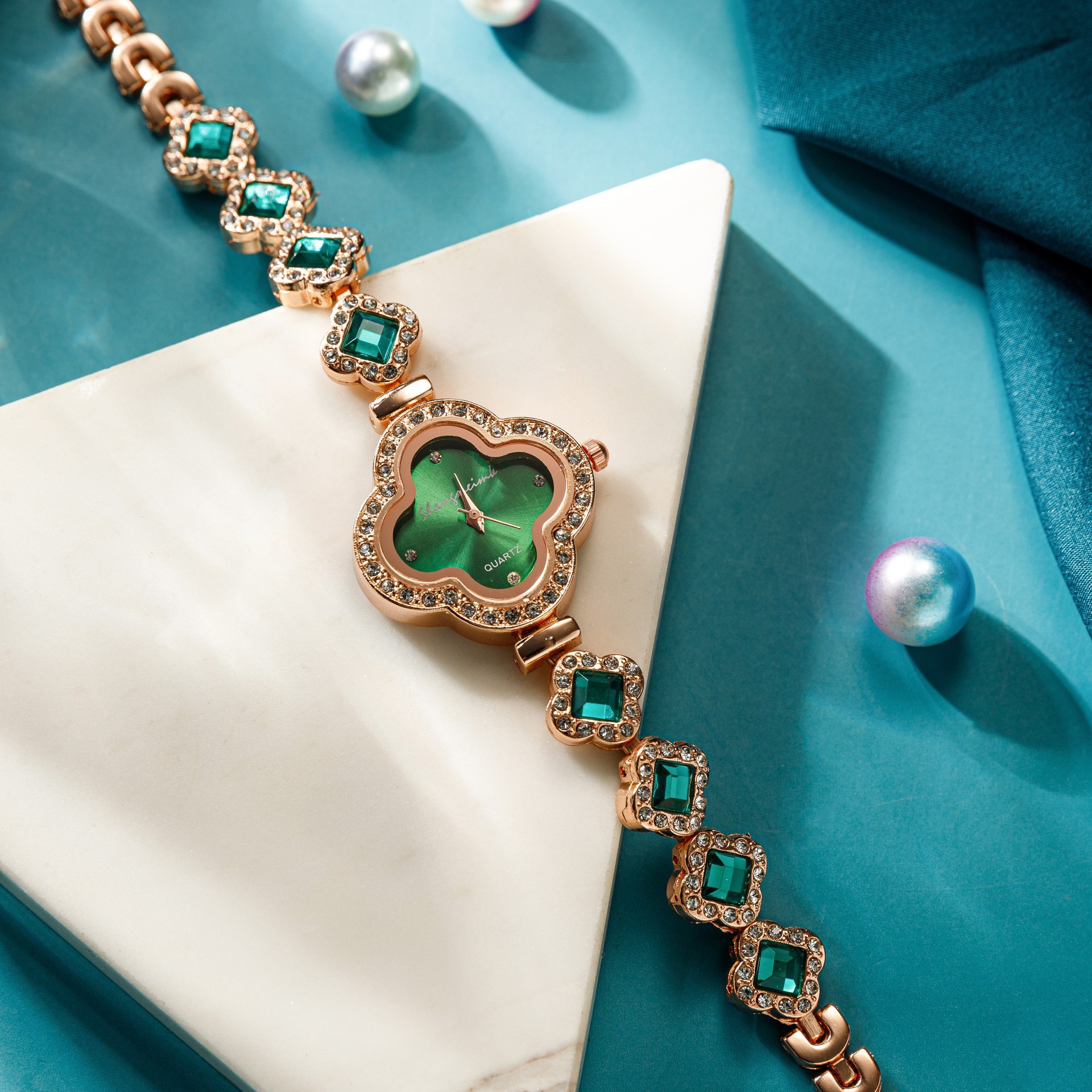 Zirconia Four-leaf Clover Bracelet Quartz Watch Gemstone Ladies Watch